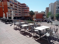 bargain-priced part-furnished benalmádena café - 3
