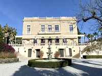 19th-century manor house hotel - 1
