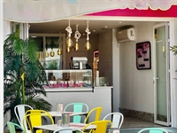 seafront ice cream parlour - 1