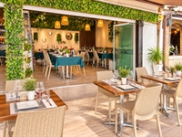 fully equipped seafront restaurant - 3