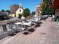 bargain-priced part-furnished benalmádena café - 2