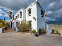 Buy A Magnificent B&B Bussinesses With 3 Units In Torrox