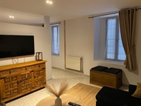 beautiful restored townhouse ideal - 3