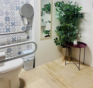 prime large freehold unit - 3