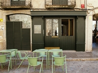 fully refurbished café bar - 3