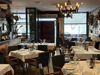 long established popular restaurant - 1