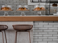 fully refurbished café bar - 2