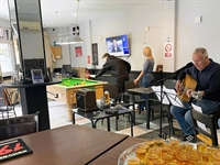 desirable corner located cafeteria - 3