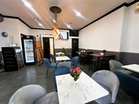 recently refurbished fully equipped - 3