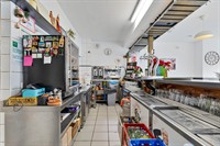 popular pizzeria restaurant - 3