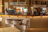 bar with prime beachfront - 2