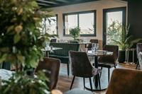 operating restaurant the la - 1