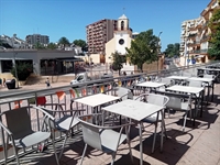 bargain-priced part-furnished benalmádena café - 1
