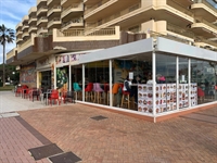 popular daytime seafront cafe - 1