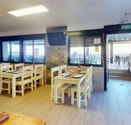spectacular seafront restaurant la - 1