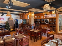 well located bar resturant - 3