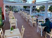 large bar cafe san
