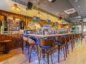busy pub prime location