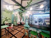thriving pavement café bar