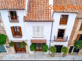 13 room leasehold hostel