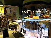 fully equipped pizzeria bar